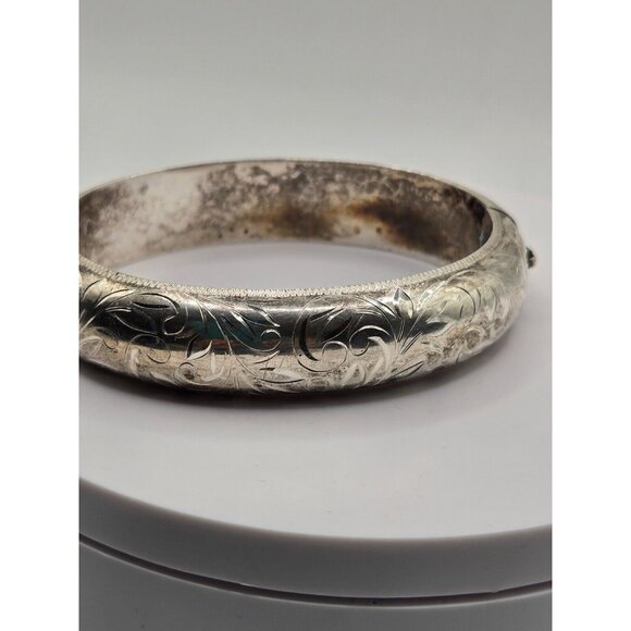 Antique Sterling Silver Bracelet Victorian Bangle Hinged Etched Oval Bracelet - Picture 4 of 8